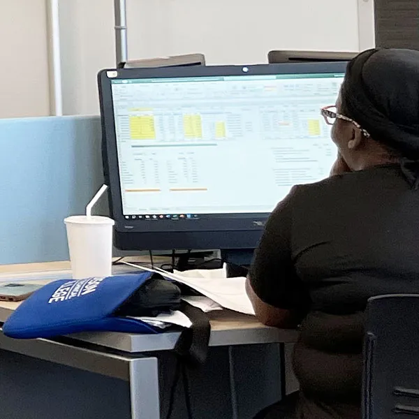 business student working on a spreadsheet project in the accounting and business lab