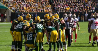 Packers photo courtesy of Mike Morbeck