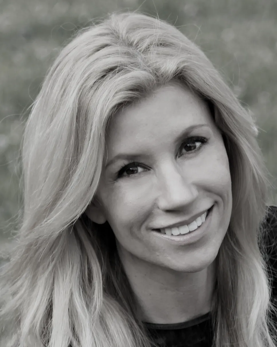 headshot of robin nickel