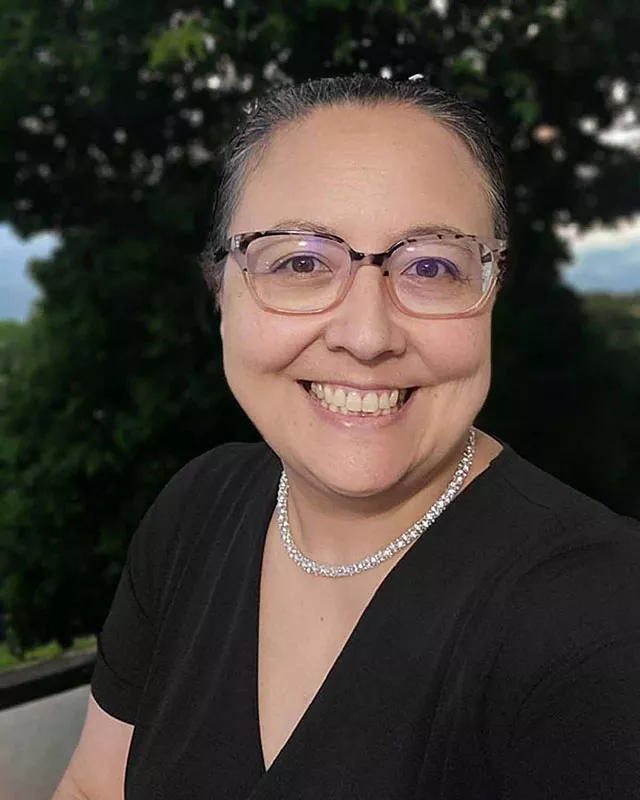 Headshot of Rosemary Buschhaus